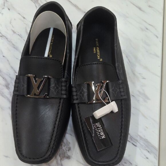 Louis Vuitton Elegant Black Leather Loafers - Picture 1 of 7